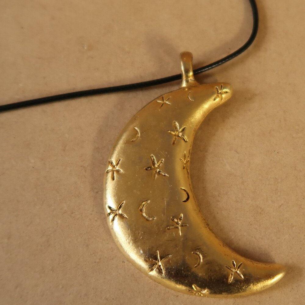 DIY Jewelry Moon Pendant Metal Gold Tone Over Size 27 Grams No Markings Found - Picture 2 of 9